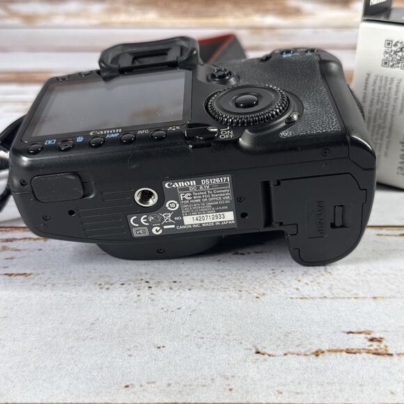 Canon - EOS 40D 10.1MP Digital SLR Camera - Body Only - Picture 6 of 8